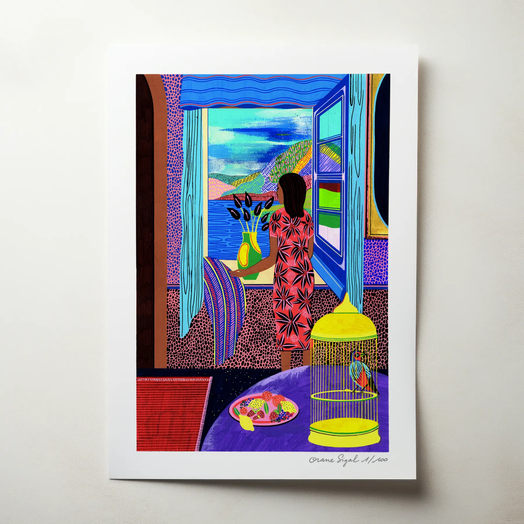 Femme de dos à une fenêtre ouverte sur la mer, intérieur coloré, cage et oiseau, tirage d'art illustré par Orane Sigal