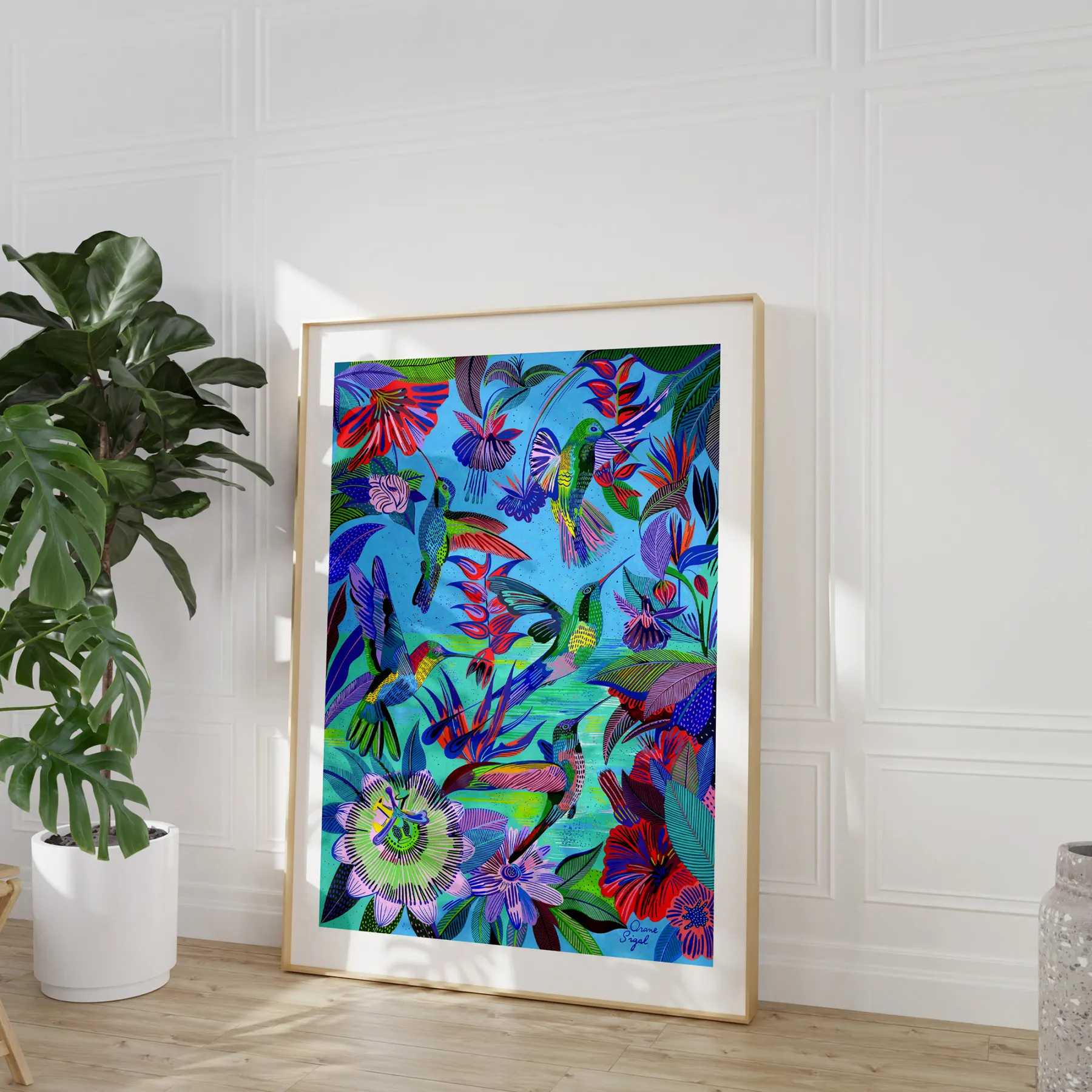 Colibris multicolores butinant des fleurs de passiflore sur fond bleu turquoise, tirage d'art illustré par Orane Sigal