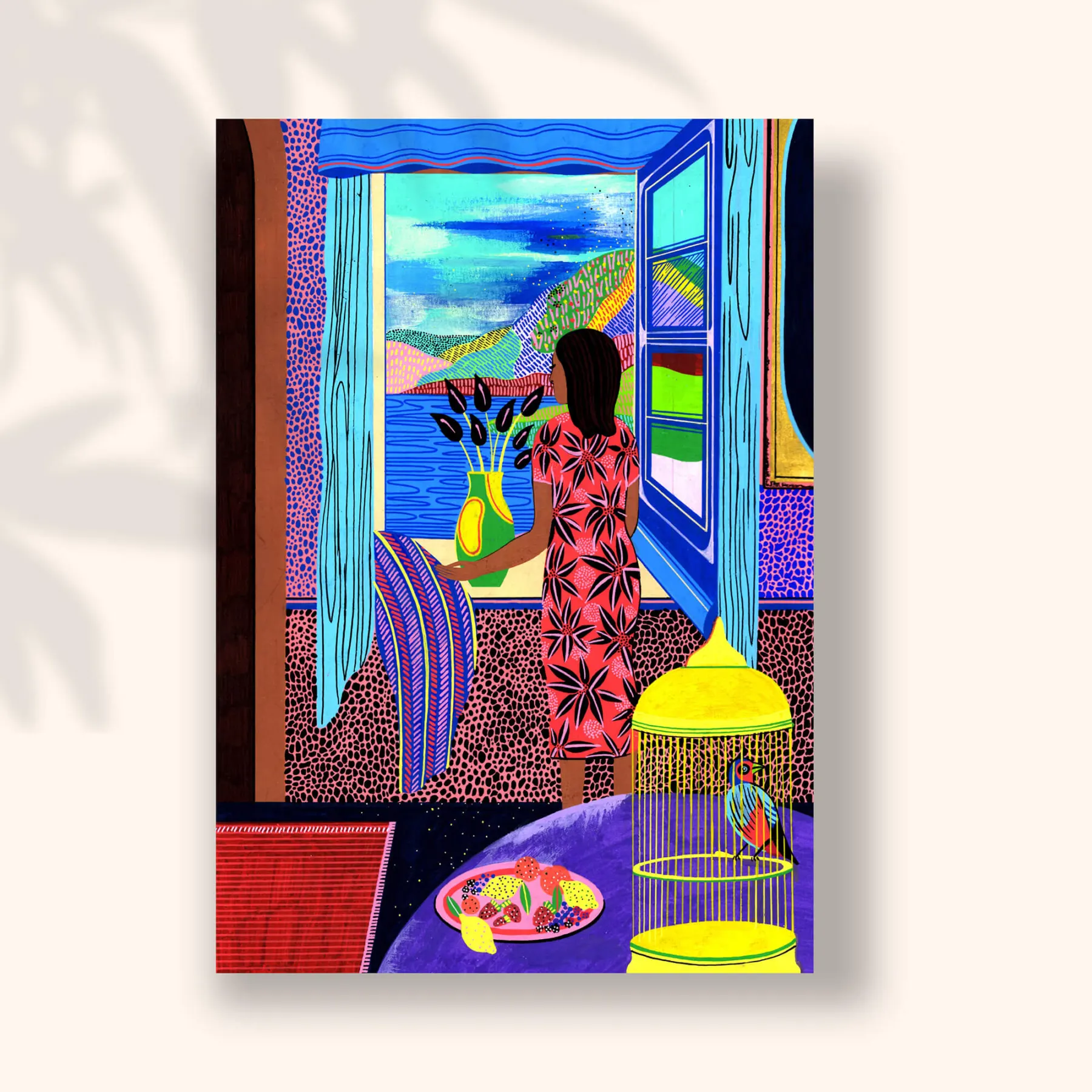 Femme de dos à une fenêtre ouverte sur la mer, intérieur coloré, cage et oiseau, carte postale illustrée par Orane Sigal