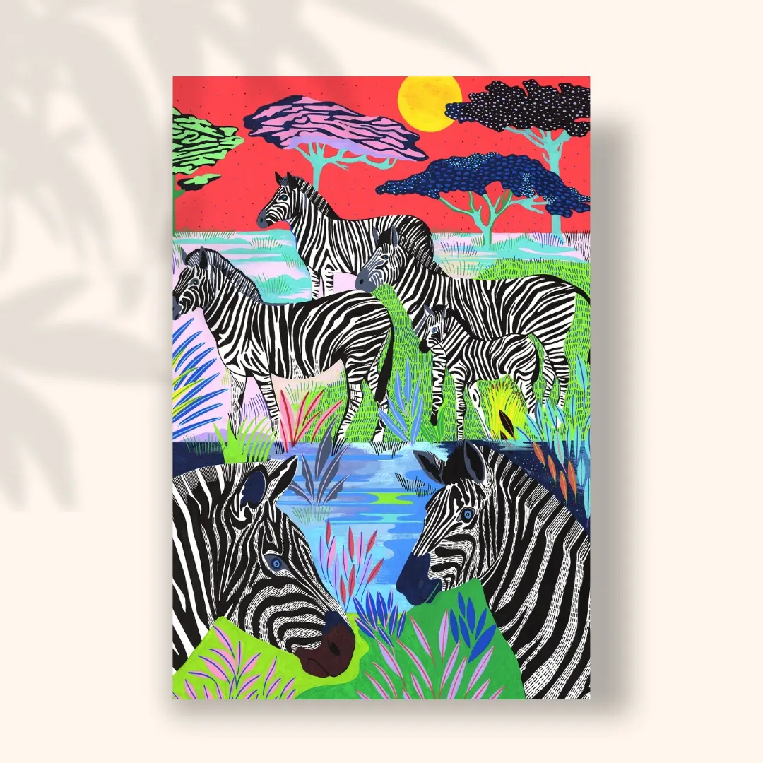 Troupeau de zèbres près d'un point d'eau dans une savane au ciel rouge et soleil doré, carte postale illustrée par Orane Sigal