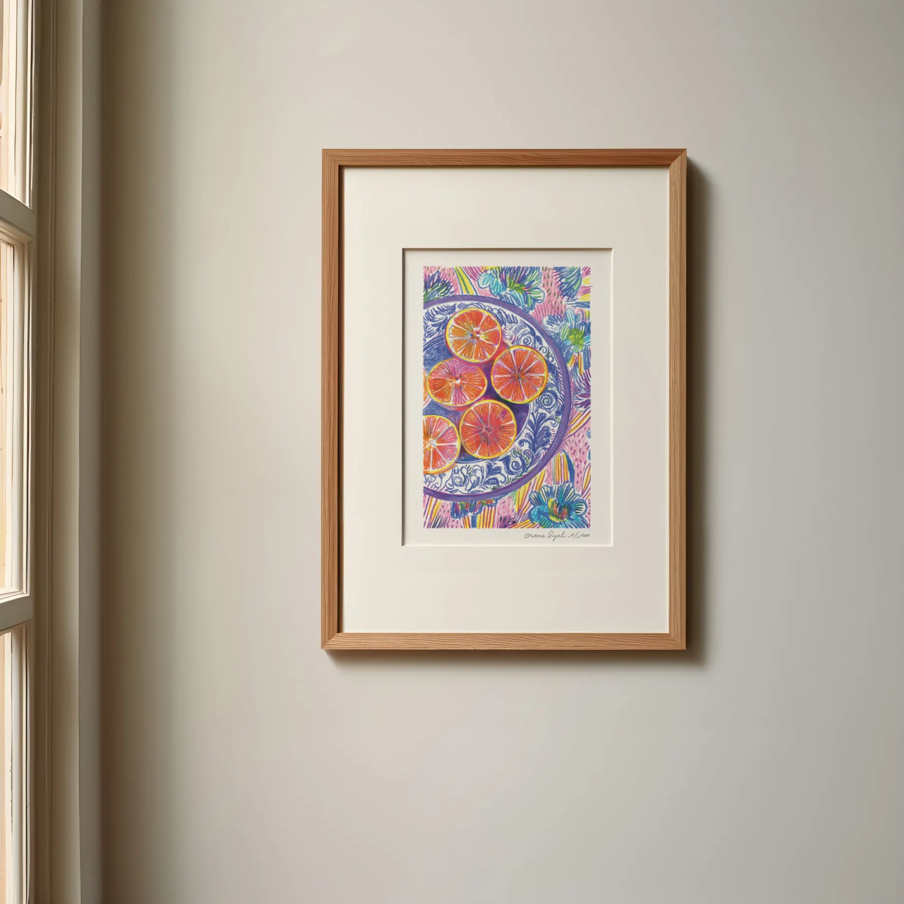 Oranges sanguines coupées sur une assiette en faïence bleue et blanche, tirage d'art illustré par Orane Sigal