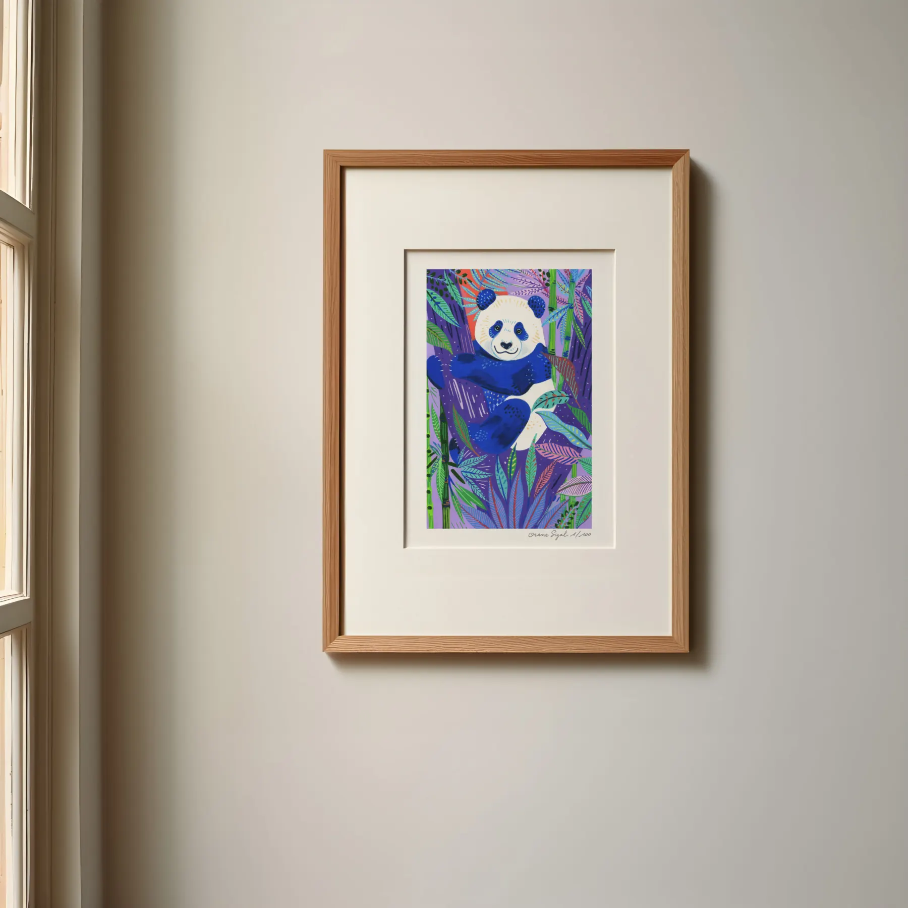 Panda bleu et blanc grimpant dans une bambouseraie violette, tirage d'art illustré par Orane Sigal
