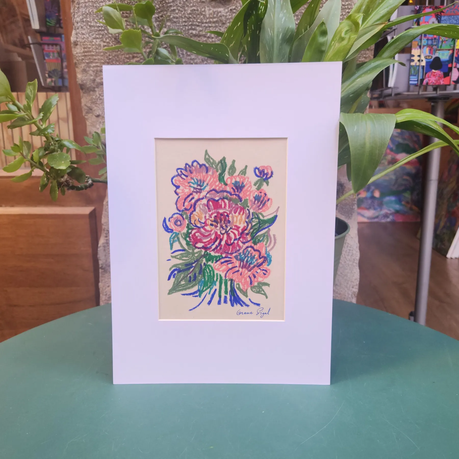 Bouquet de fleurs multicolores dans un vase bleu sur fond noir, illustration originale par Orane Sigal